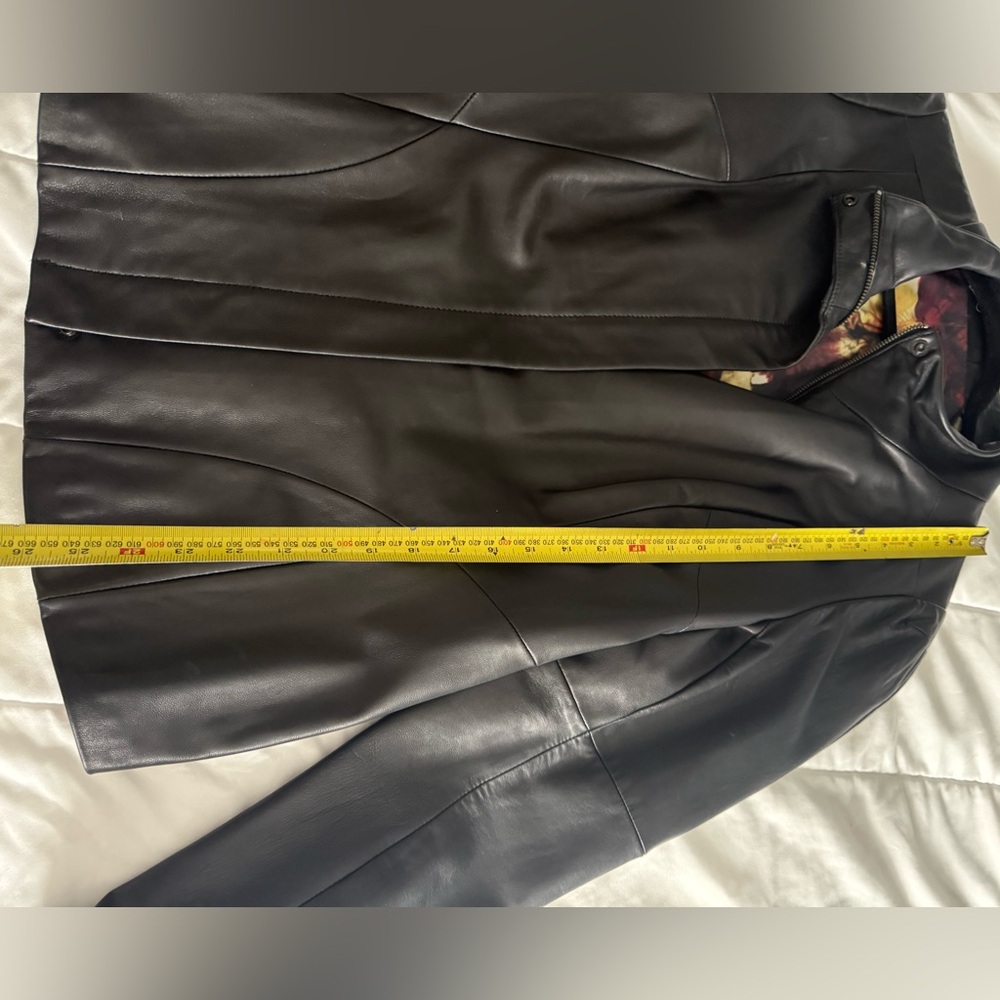 Women’s leather jacket - Picture 3 of 6